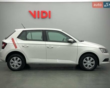Білий Шкода Фабія, об'ємом двигуна 1 л та пробігом 61 тис. км за 9364 $, фото 3 на Automoto.ua