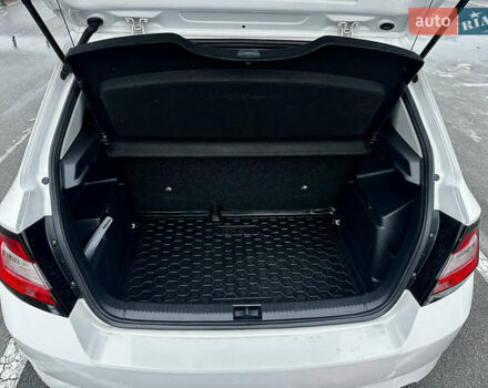 Білий Шкода Фабія, об'ємом двигуна 1 л та пробігом 137 тис. км за 7900 $, фото 24 на Automoto.ua