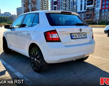 Шкода Фабия 2018 в Киеве на Automoto.ua Белый Шкода Фабия, объемом двигателя 1 л и пробегом 113 тыс. км за 8700 $, фото 1 на Automoto.ua