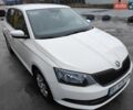 Белый Шкода Фабия, объемом двигателя 1 л и пробегом 191 тыс. км за 7750 $, фото 1 на Automoto.ua