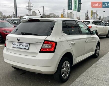 Білий Шкода Фабія, об'ємом двигуна 1 л та пробігом 206 тис. км за 6641 $, фото 5 на Automoto.ua