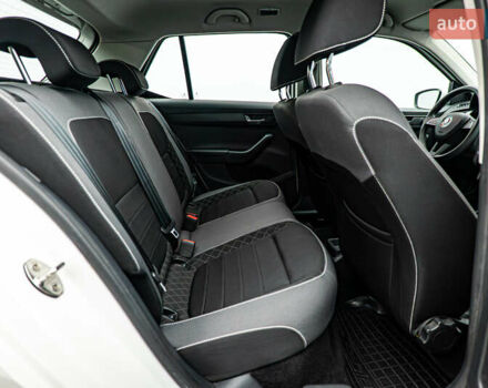 Белый Шкода Фабия, объемом двигателя 1 л и пробегом 82 тыс. км за 8434 $, фото 15 на Automoto.ua