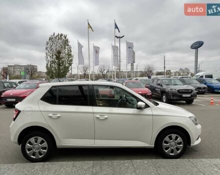 Білий Шкода Фабія, об'ємом двигуна 1 л та пробігом 206 тис. км за 6641 $, фото 4 на Automoto.ua