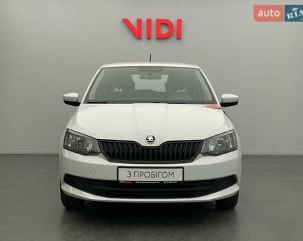 Белый Шкода Фабия, объемом двигателя 1 л и пробегом 44 тыс. км за 9327 $, фото 4 на Automoto.ua