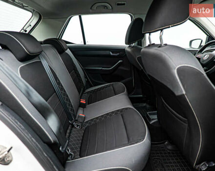 Белый Шкода Фабия, объемом двигателя 1 л и пробегом 95 тыс. км за 7590 $, фото 13 на Automoto.ua