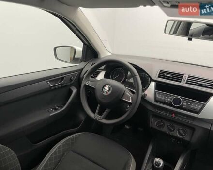 Шкода Фабия 2018 в Киеве на Automoto.ua Белый Шкода Фабия, объемом двигателя 1 л и пробегом 93 тыс. км за 8415 $, фото 9 на Automoto.ua