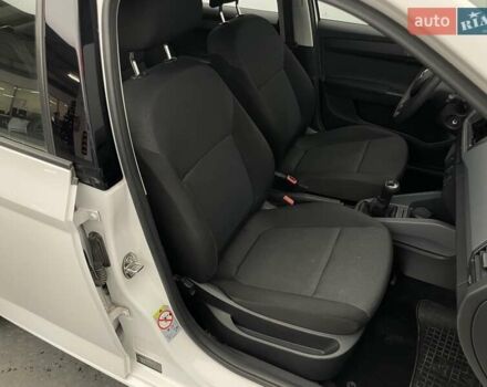 Белый Шкода Фабия, объемом двигателя 1 л и пробегом 44 тыс. км за 9327 $, фото 15 на Automoto.ua