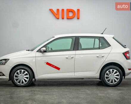 Белый Шкода Фабия, объемом двигателя 1 л и пробегом 98 тыс. км за 7436 $, фото 2 на Automoto.ua