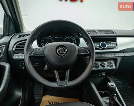 Белый Шкода Фабия, объемом двигателя 1 л и пробегом 82 тыс. км за 8434 $, фото 11 на Automoto.ua