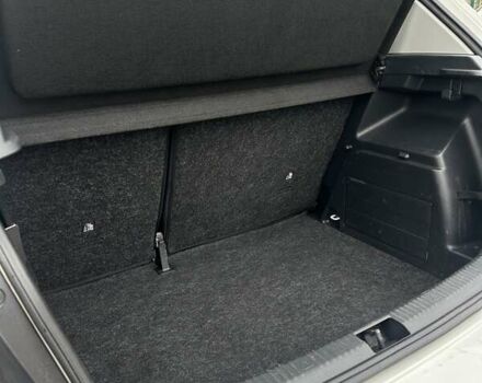 Белый Шкода Фабия, объемом двигателя 1 л и пробегом 120 тыс. км за 8300 $, фото 10 на Automoto.ua