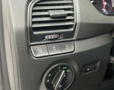 Білий Шкода Фабія, об'ємом двигуна 1 л та пробігом 165 тис. км за 8273 $, фото 14 на Automoto.ua