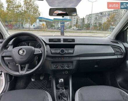 Шкода Фабия 2019 в Сумах на Automoto.ua Белый Шкода Фабия, объемом двигателя 1 л и пробегом 100 тыс. км за 8000 $, фото 8 на Automoto.ua