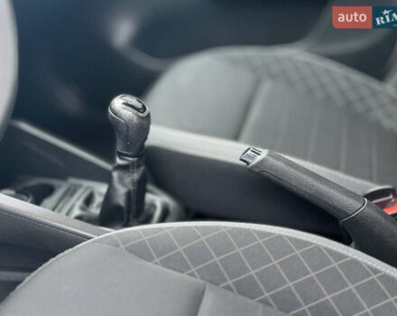 Белый Шкода Фабия, объемом двигателя 1 л и пробегом 131 тыс. км за 8499 $, фото 35 на Automoto.ua