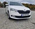 Белый Шкода Фабия, объемом двигателя 1 л и пробегом 104 тыс. км за 8200 $, фото 1 на Automoto.ua