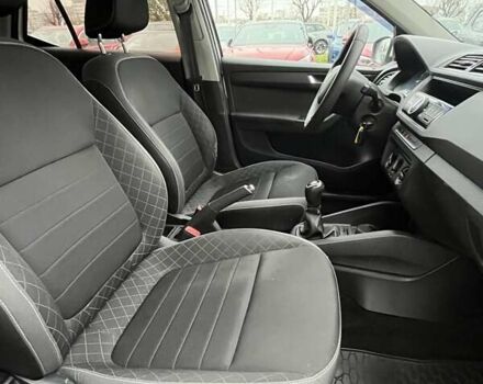 Білий Шкода Фабія, об'ємом двигуна 1 л та пробігом 165 тис. км за 8273 $, фото 12 на Automoto.ua