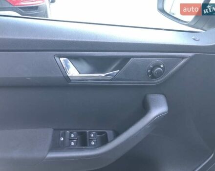 Белый Шкода Фабия, объемом двигателя 1 л и пробегом 98 тыс. км за 8700 $, фото 9 на Automoto.ua