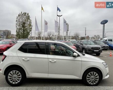 Білий Шкода Фабія, об'ємом двигуна 1 л та пробігом 165 тис. км за 8273 $, фото 4 на Automoto.ua