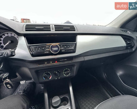 Белый Шкода Фабия, объемом двигателя 1 л и пробегом 131 тыс. км за 8499 $, фото 37 на Automoto.ua