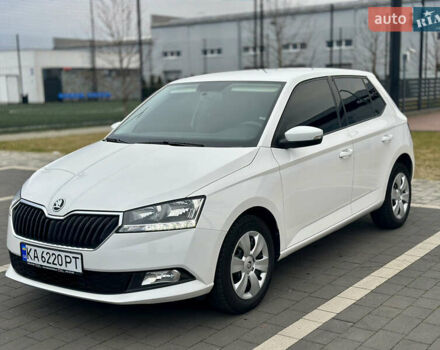 Белый Шкода Фабия, объемом двигателя 1 л и пробегом 131 тыс. км за 8499 $, фото 2 на Automoto.ua
