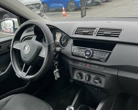 Белый Шкода Фабия, объемом двигателя 1 л и пробегом 174 тыс. км за 7224 $, фото 13 на Automoto.ua