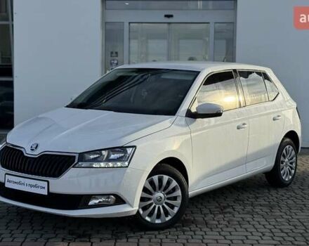 Белый Шкода Фабия, объемом двигателя 1 л и пробегом 146 тыс. км за 8880 $, фото 1 на Automoto.ua