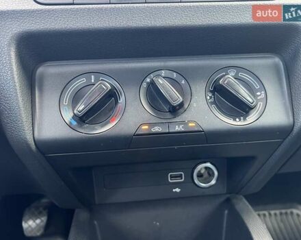 Белый Шкода Фабия, объемом двигателя 1 л и пробегом 115 тыс. км за 8021 $, фото 29 на Automoto.ua