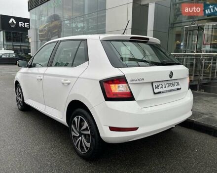 Белый Шкода Фабия, объемом двигателя 1 л и пробегом 174 тыс. км за 7224 $, фото 7 на Automoto.ua