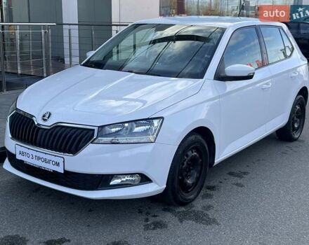 Белый Шкода Фабия, объемом двигателя 1 л и пробегом 115 тыс. км за 8021 $, фото 2 на Automoto.ua