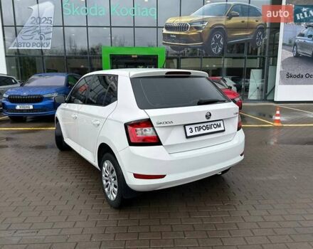 Белый Шкода Фабия, объемом двигателя 1 л и пробегом 104 тыс. км за 8600 $, фото 28 на Automoto.ua