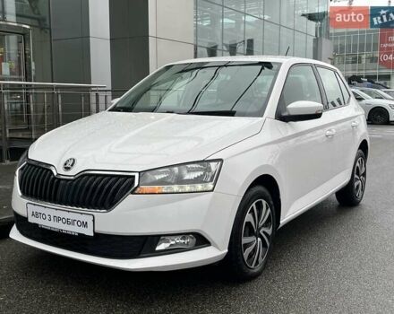 Белый Шкода Фабия, объемом двигателя 1 л и пробегом 174 тыс. км за 7224 $, фото 1 на Automoto.ua