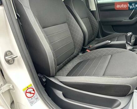 Белый Шкода Фабия, объемом двигателя 1 л и пробегом 104 тыс. км за 8600 $, фото 63 на Automoto.ua