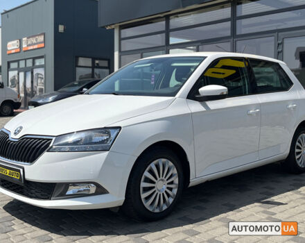 Белый Шкода Фабия, объемом двигателя 1 л и пробегом 206 тыс. км за 9500 $, фото 2 на Automoto.ua