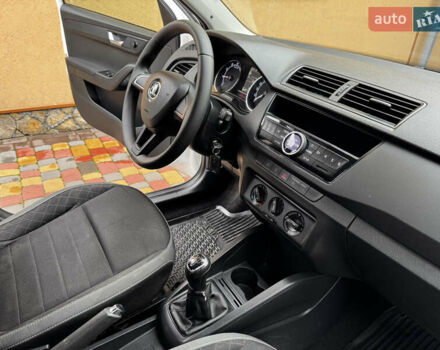Білий Шкода Фабія, об'ємом двигуна 1 л та пробігом 95 тис. км за 8800 $, фото 8 на Automoto.ua