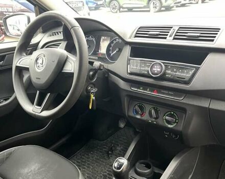 Білий Шкода Фабія, об'ємом двигуна 1 л та пробігом 165 тис. км за 8273 $, фото 13 на Automoto.ua