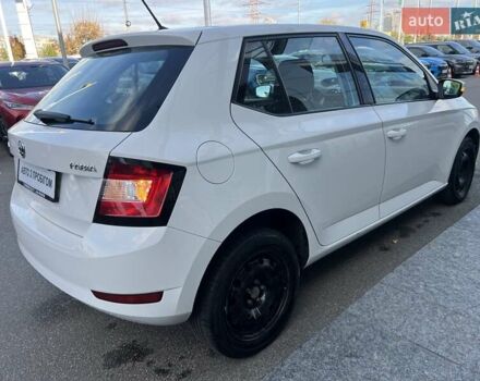 Белый Шкода Фабия, объемом двигателя 1 л и пробегом 115 тыс. км за 8021 $, фото 6 на Automoto.ua
