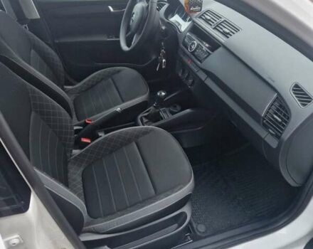 Білий Шкода Фабія, об'ємом двигуна 1 л та пробігом 106 тис. км за 8400 $, фото 13 на Automoto.ua