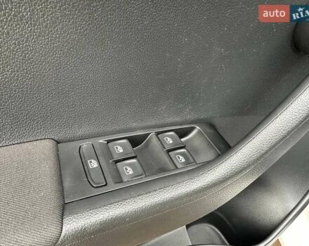 Белый Шкода Фабия, объемом двигателя 1 л и пробегом 104 тыс. км за 8600 $, фото 69 на Automoto.ua