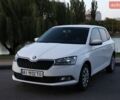 Белый Шкода Фабия, объемом двигателя 1 л и пробегом 72 тыс. км за 8799 $, фото 1 на Automoto.ua
