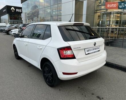 Белый Шкода Фабия, объемом двигателя 1 л и пробегом 143 тыс. км за 7460 $, фото 7 на Automoto.ua