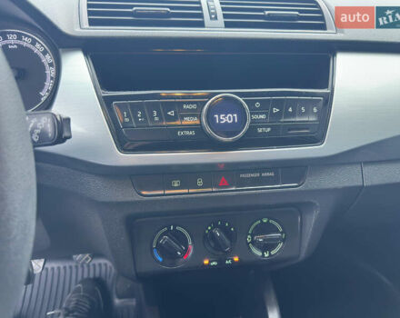 Белый Шкода Фабия, объемом двигателя 1 л и пробегом 131 тыс. км за 8499 $, фото 33 на Automoto.ua