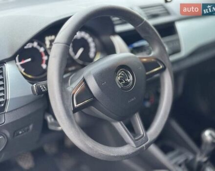 Білий Шкода Фабія, об'ємом двигуна 1 л та пробігом 176 тис. км за 8600 $, фото 25 на Automoto.ua