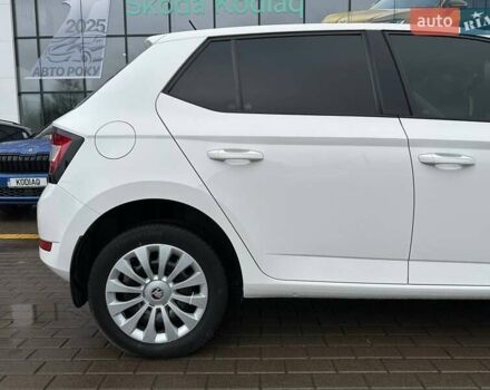 Белый Шкода Фабия, объемом двигателя 1 л и пробегом 104 тыс. км за 8600 $, фото 7 на Automoto.ua