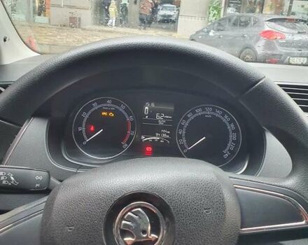 Белый Шкода Фабия, объемом двигателя 1 л и пробегом 94 тыс. км за 8600 $, фото 6 на Automoto.ua