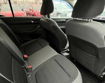 Білий Шкода Фабія, об'ємом двигуна 1 л та пробігом 165 тис. км за 8273 $, фото 11 на Automoto.ua