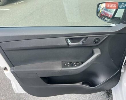 Белый Шкода Фабия, объемом двигателя 1 л и пробегом 115 тыс. км за 8021 $, фото 11 на Automoto.ua