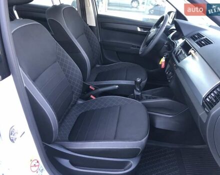 Белый Шкода Фабия, объемом двигателя 1 л и пробегом 98 тыс. км за 8700 $, фото 16 на Automoto.ua