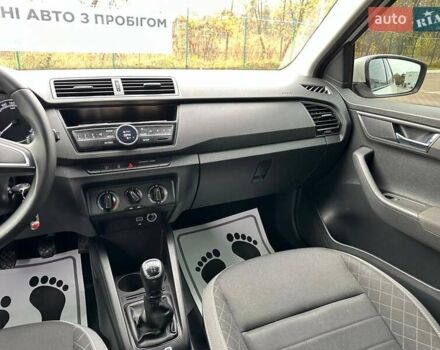 Белый Шкода Фабия, объемом двигателя 1 л и пробегом 104 тыс. км за 8600 $, фото 41 на Automoto.ua