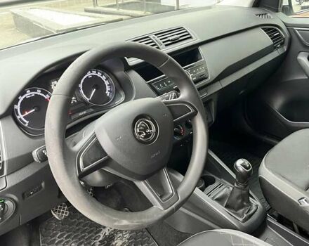 Білий Шкода Фабія, об'ємом двигуна 1 л та пробігом 165 тис. км за 8273 $, фото 17 на Automoto.ua