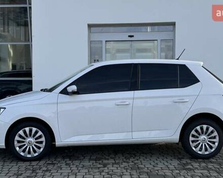 Белый Шкода Фабия, объемом двигателя 1 л и пробегом 146 тыс. км за 8880 $, фото 10 на Automoto.ua