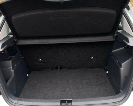 Белый Шкода Фабия, объемом двигателя 0 л и пробегом 101 тыс. км за 10300 $, фото 5 на Automoto.ua